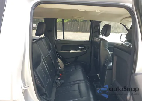 2010 Jeep Liberty Limited z USA, uszkodzony, nr VIN 1J4PN5GK2AW137616